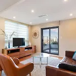 2 Bed North Sydney Self Catering