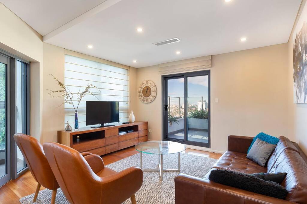 2 Bed North Self Catering Apartment *